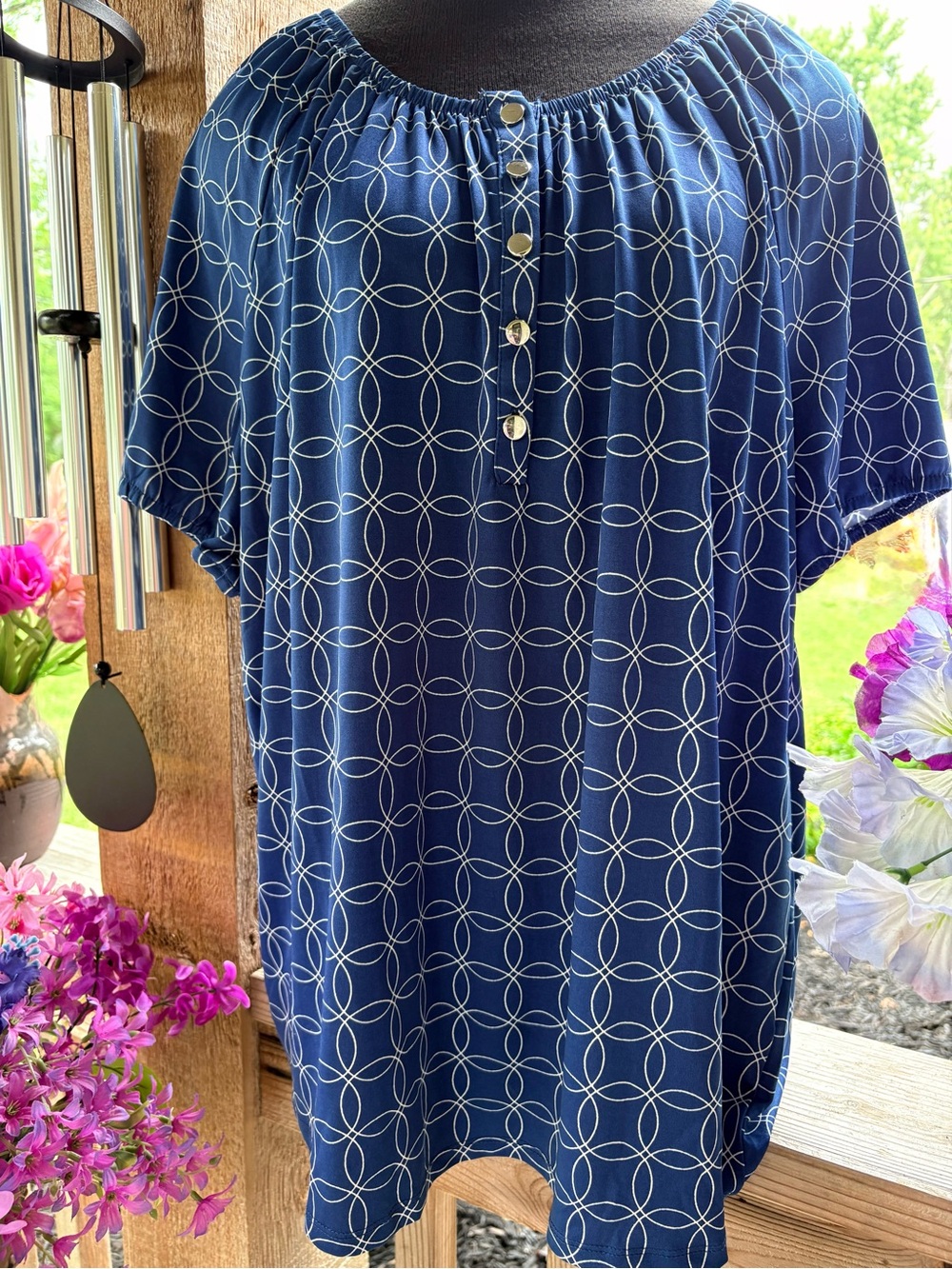 Notations Woman Blue & White Geo Print Short Sleeve Loose Pullover Stretch Top